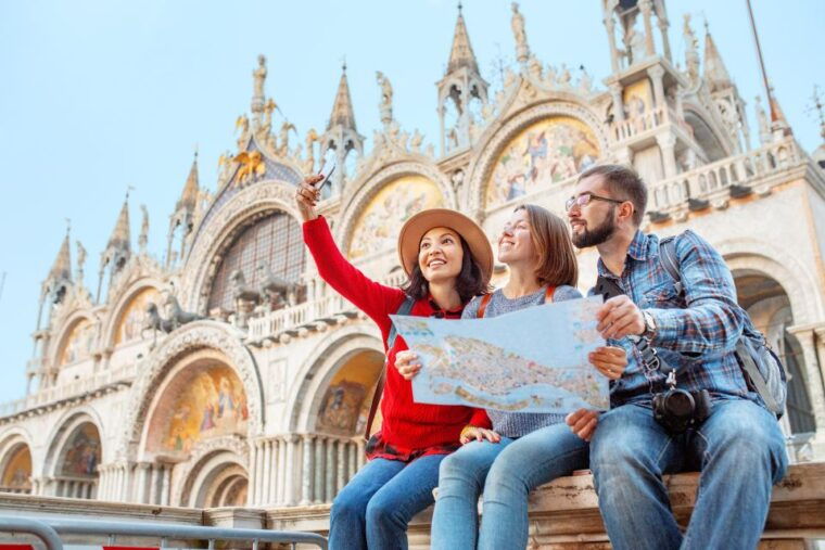 venice-basilica-and-doges-palace-tour-with-gondola-ride