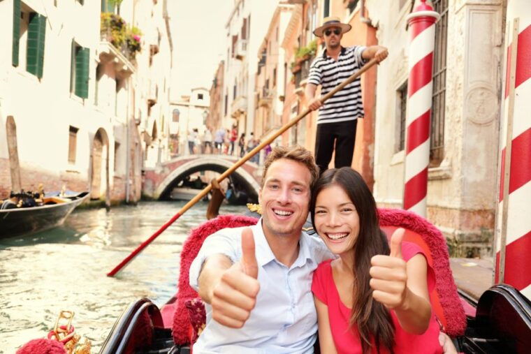 venice-basilica-doges-palace-gondola-and-lagoon-islands