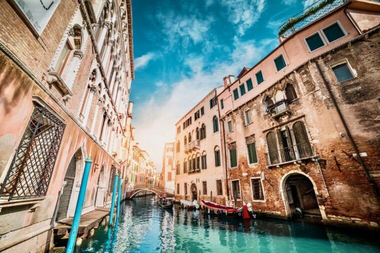 venice-st-marks-basilica-gondola-in-the-afternoon