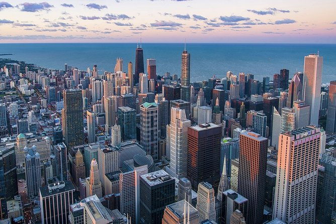 walking-tour-of-chicagos-artsy-cultural-landmarks