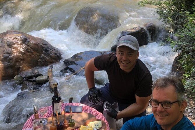 wine-and-food-tasting-with-hiking-near-santiago