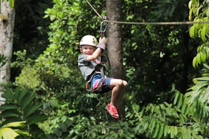 zipline-canopy-tour-near-manuel-antonio