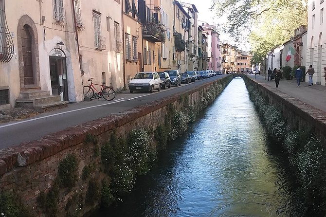 2-hours-relax-walking-tour-through-lucca