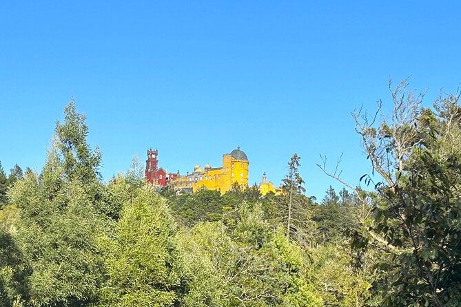 2-hours-sintra-experience-renault-4l-tour