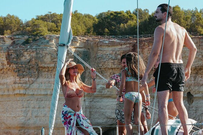 3h30-private-half-day-luxury-sail-yacht-cruise
