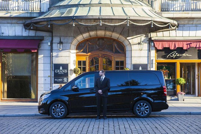 7-hours-private-limousine-tour-combined-oslo-tyrifjord-including-the-twist