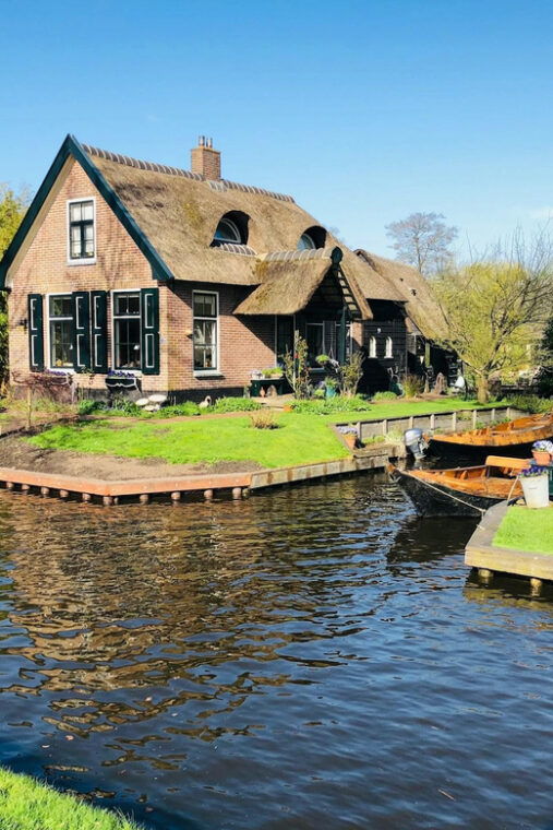 amsterdam-explore-giethoorn-in-a-private-tour-with-driver