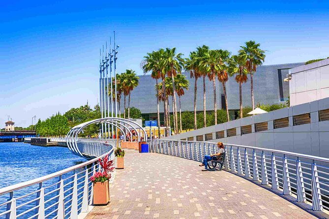 arrival-private-transfer-tampa-airport-tpa-to-tampa-city-in-luxury-suv