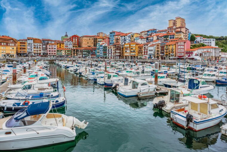 bilbao-gaztelugatxe-bermeo-mundaka-gernika-with-txakoli-wine
