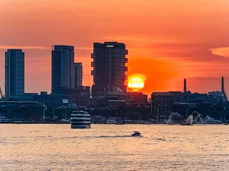boston-boston-harbor-sunset-cruise