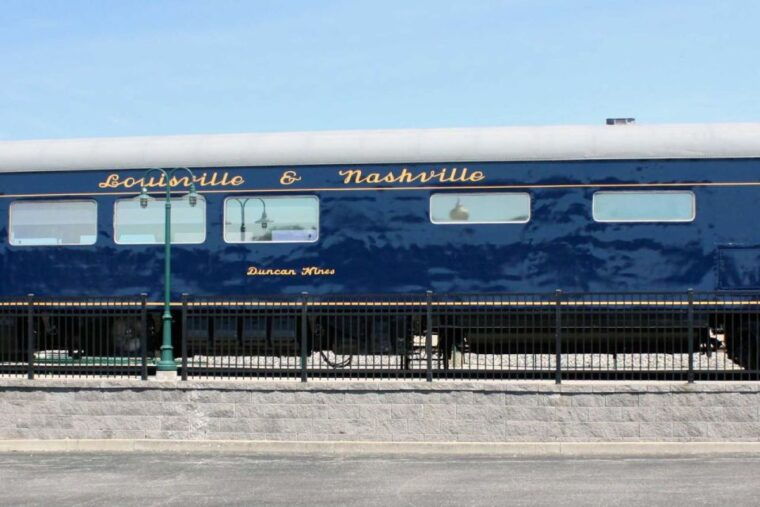 bowling-green-historic-railpark-train-museum-entry-tour
