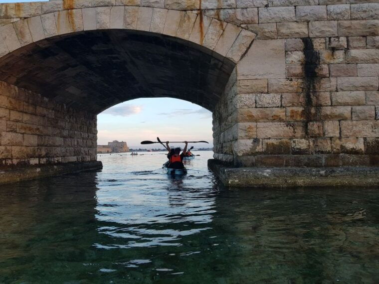 brindisi-kayaking-at-santandrea-island-turtle-watching