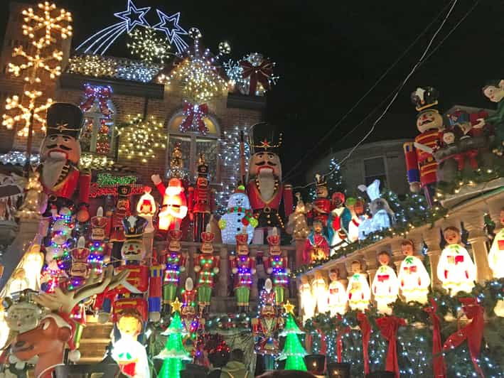 brooklyn-1-5-hour-dyker-heights-christmas-walking-tour