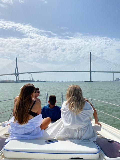 cadiz-exclusive-yacht-excursion-to-la-caleta-or-pepa-bridge