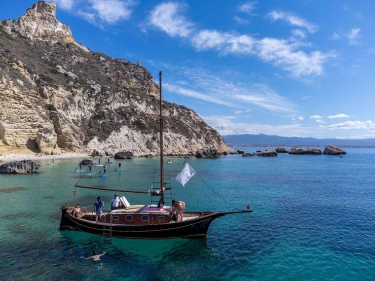 cagliari-classic-boat-tour-along-the-gulf-with-tasting
