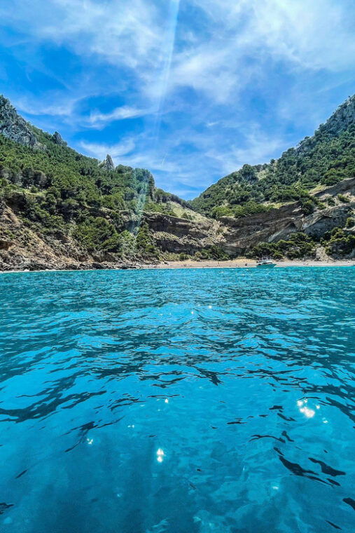 can-picafort-private-boattrip-snorkeling-beach-caves