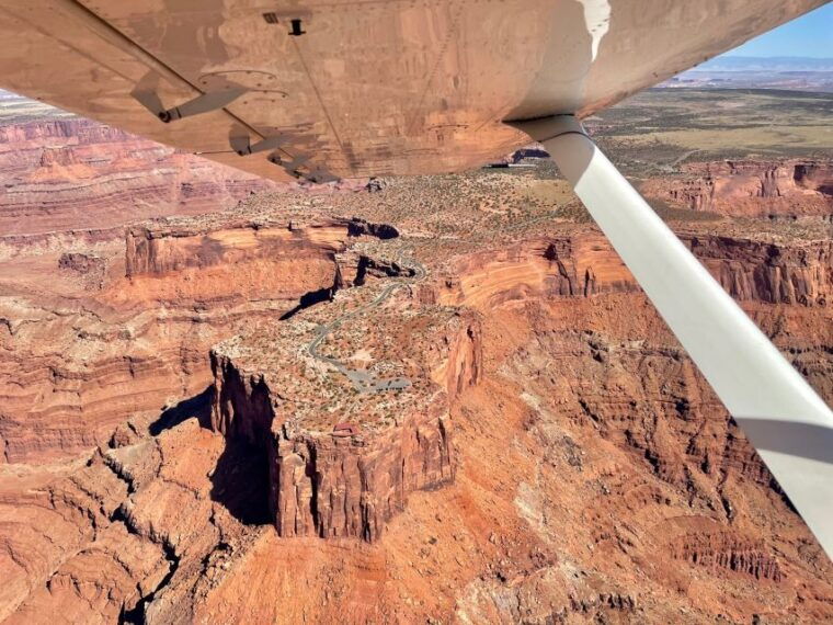 canyonlands-and-arches-national-park-scenic-airplane-flight