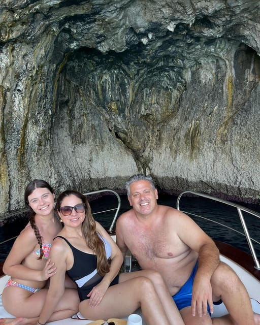 capri-2-hour-boat-tour-of-the-caves-and-stacks