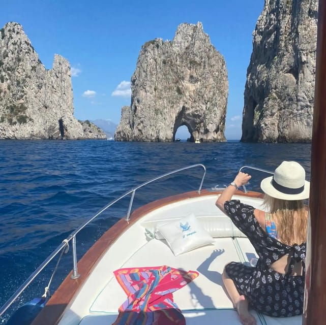 capri-boat-tour-with-swimming-limoncello-and-snack