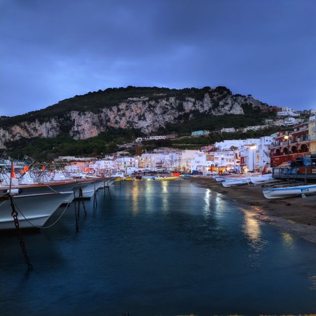 capri-private-guided-cruise-island-highlights-at-sunset