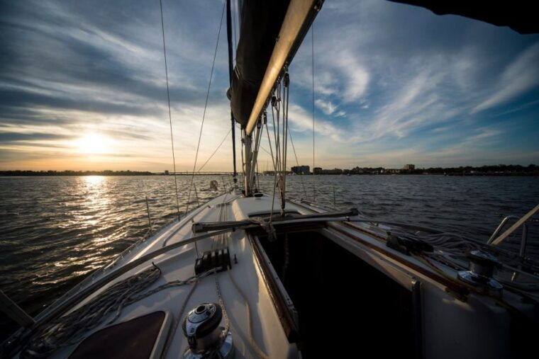 charleston-private-byob-luxury-sailing-cruise