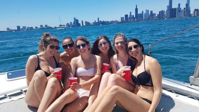 chicago-private-catamaran-sailing-for-up-to-12-people