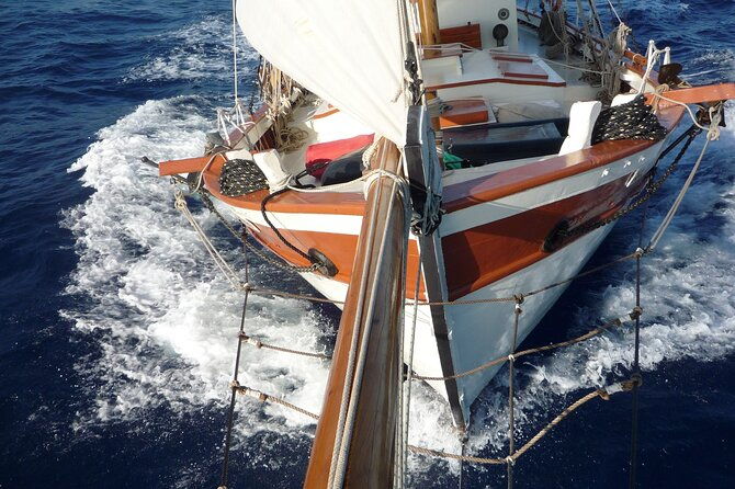 corfu-sunset-cruise-on-a-traditional-wooden-sailing-yacht
