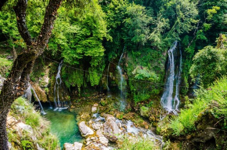 countryside-medieval-village-and-lake-private-guided-tour