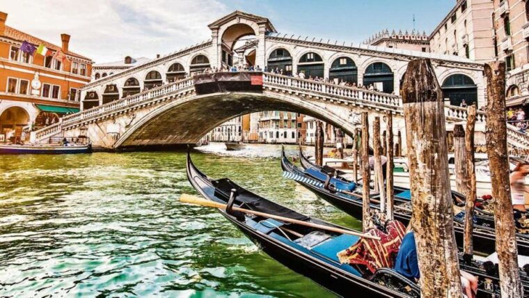 discover-venice-morning-san-marco-campo-formosa-gondola