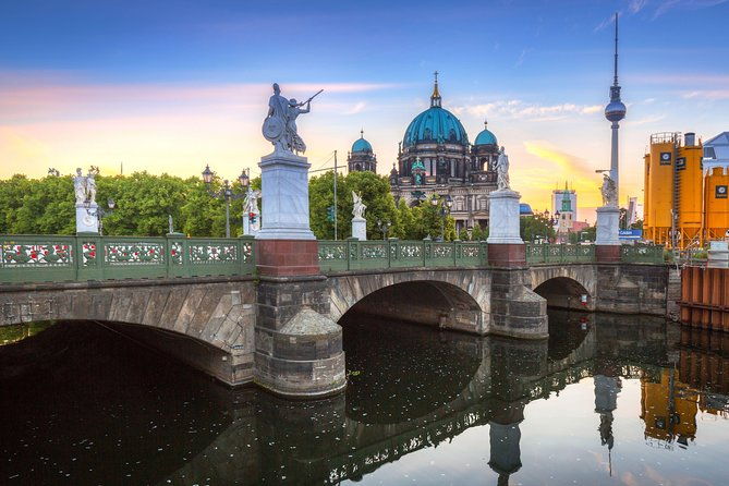 east-berlin-history-tour-with-a-local-expert-100-personalized-private