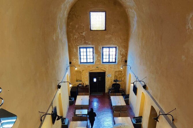 exclusive-wine-tour-in-santorini