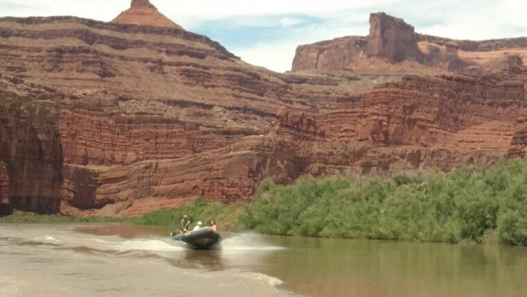 from-moab-canyonlands-4x4-drive-and-calm-water-cruise