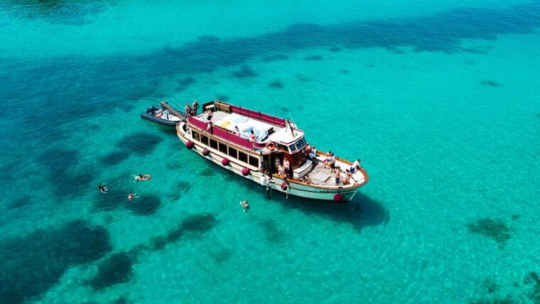 from-palau-la-maddal-boat-tour-of-la-maddalena-archipelago