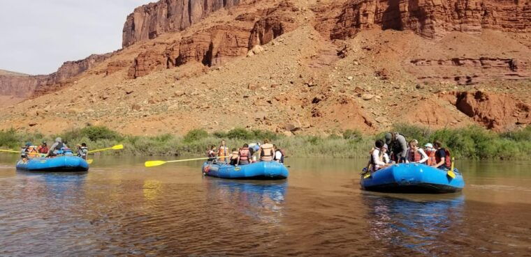 full-day-colorado-river-rafting-tour-at-fisher-towers
