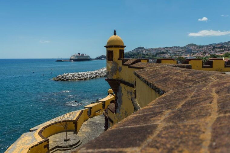 funchal-city-highlights-tuk-tuk-tour