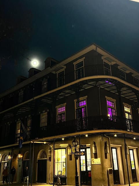 ghosts-of-the-french-quarter-walking-tour
