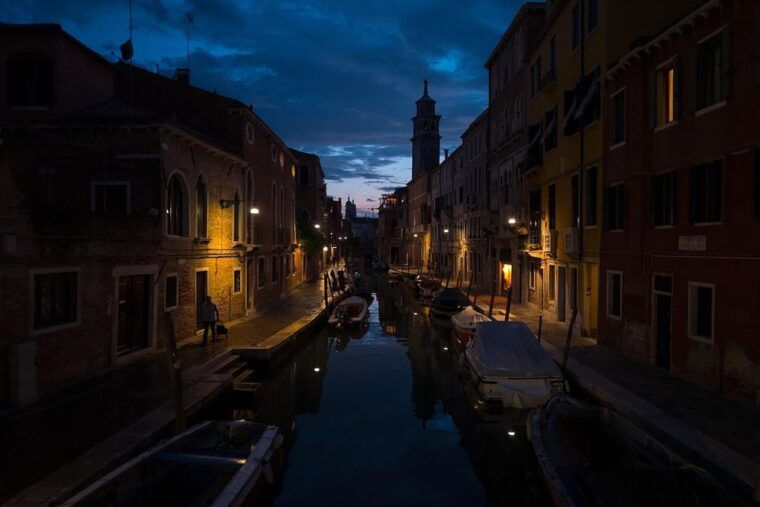 ghosts-of-venice-malibran-theater-and-cannaregio
