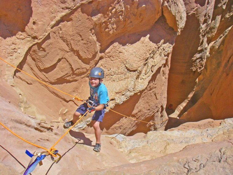 goblin-valley-state-park-4-hour-canyoneering-adventure