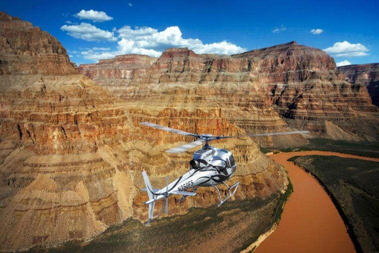 grand-canyon-helicopter-flight-hoover-dam-river-float-raft