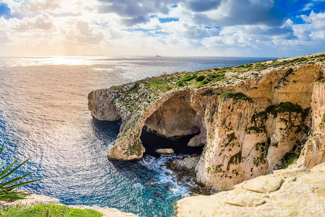 half-day-tour-in-marsaxlokk-village-market-blue-grotto-qrendi