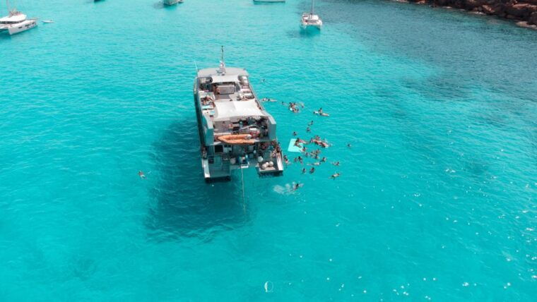 ibiza-crystal-waters-formentera-open-bar-and-buffet-lunch