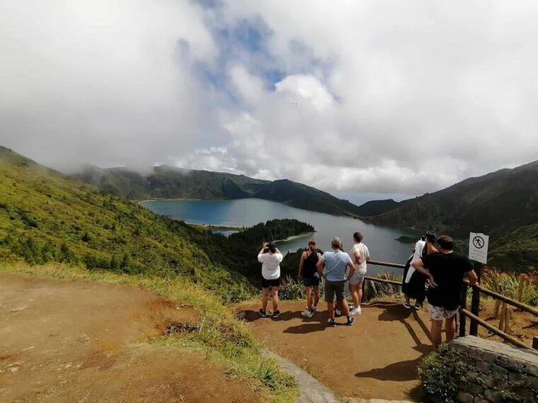 idyllic-full-day-west-twin-fire-lakes-by-suv