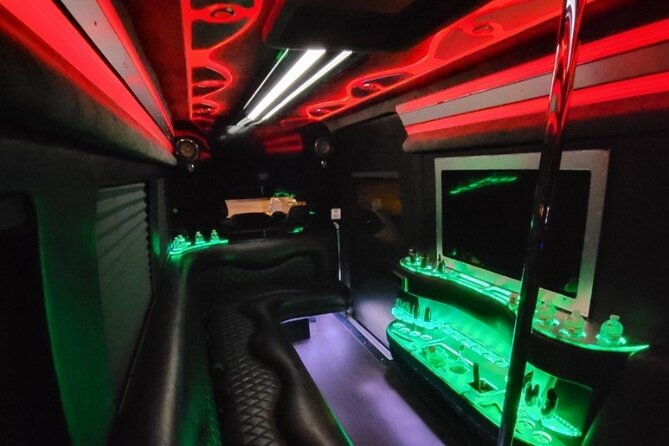 limousine-tour-to-wurstfest-new-braunsfels