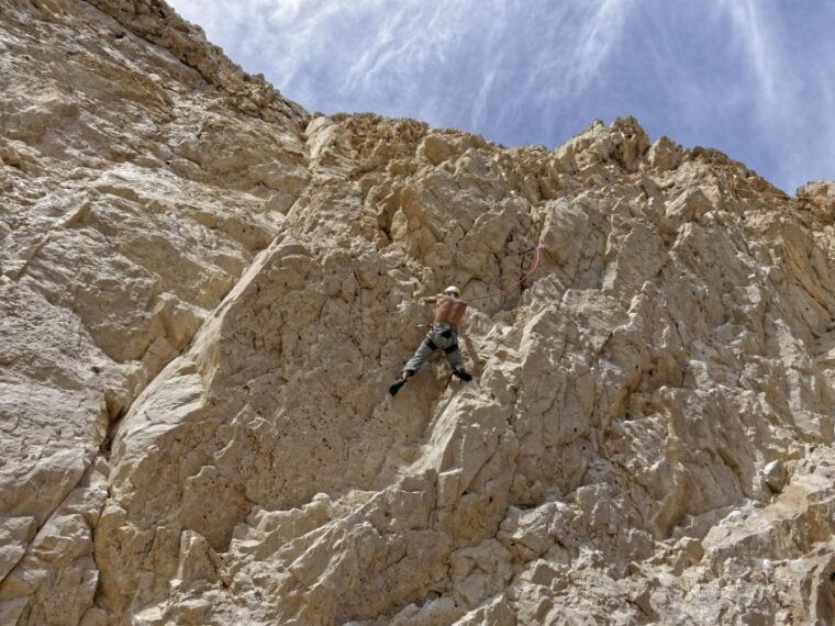 lisbon-or-sesimbra-guided-rock-climbing-tour-in-arrabida