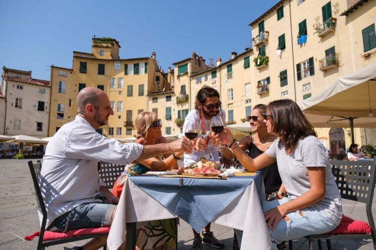 lucca-aperitivo-evening-food-and-wine-tour-with-2-wines