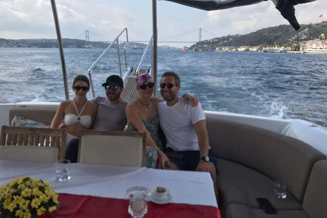 luxury-boat-tour-in-bosphorus-with-hotel-transfers