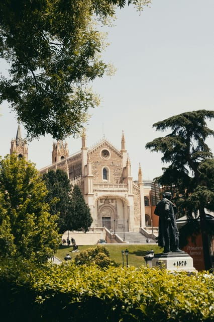 madrid-retro-tour-90-min-heart-of-the-city-and-also-modern-madrid
