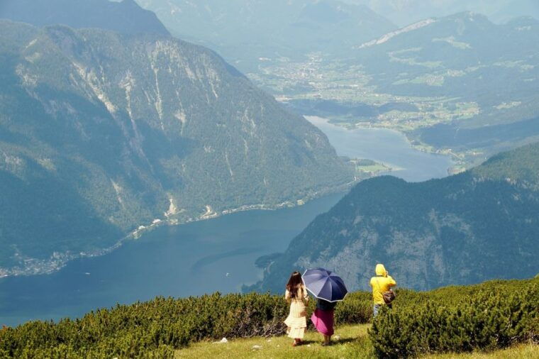 majestic-walking-tour-of-hallstatt-2