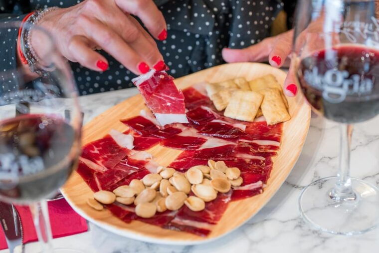 malaga-show-and-food-at-alegria-flamenco-and-restaurant