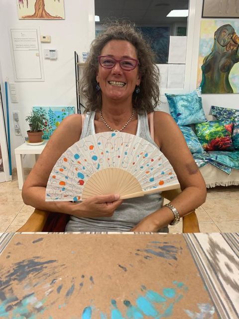 mallorca-porto-cristo-design-your-own-spanish-hand-fan